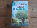 Lucinda Riley - De olijfboom, Lucinda Riley, Ophalen of Verzenden, Zo goed als nieuw, Nederland