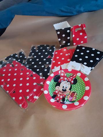 Minnie mouse versiering en doosjes verjaardag 