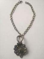 Oude aparte metalen kettinghanger ca 8,5 cm lang, + ketting, Ophalen of Verzenden, Gebruikt, Zilver, Overige materialen