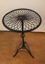 ijzeren opengewerkt bijzettafeltje 71cm hoog doorsnede 40 cm, Huis en Inrichting, Tafels | Bijzettafels, Ophalen, Minder dan 55 cm