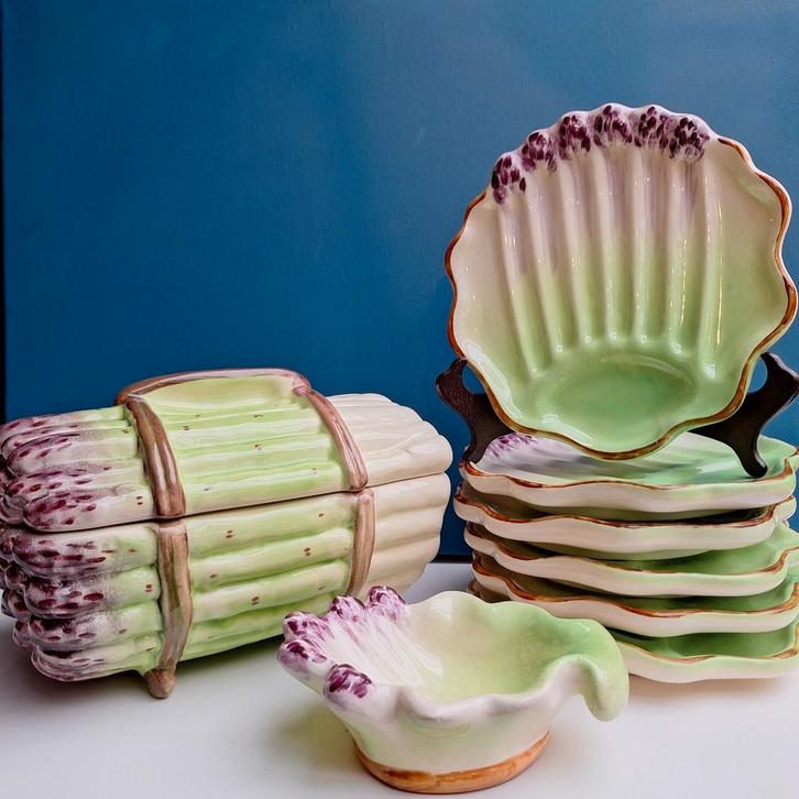 Barbotine asperge servies - 6 borden, schaal en terrine, Antiek en Kunst, Antiek | Servies compleet, Ophalen of Verzenden