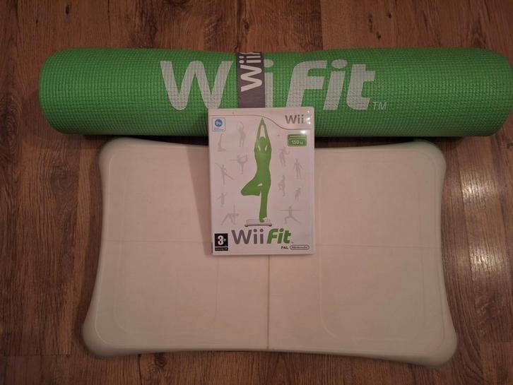 Wii Fit Balance Board + Fitnessmat, Spelcomputers en Games, Games | Nintendo Wii, Zo goed als nieuw, Sport, 3 spelers of meer