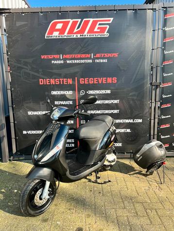 NIEUWSTAAT Piaggio zip 2-takt 915km 2016 brom GRATIS BEZORGD beschikbaar voor biedingen