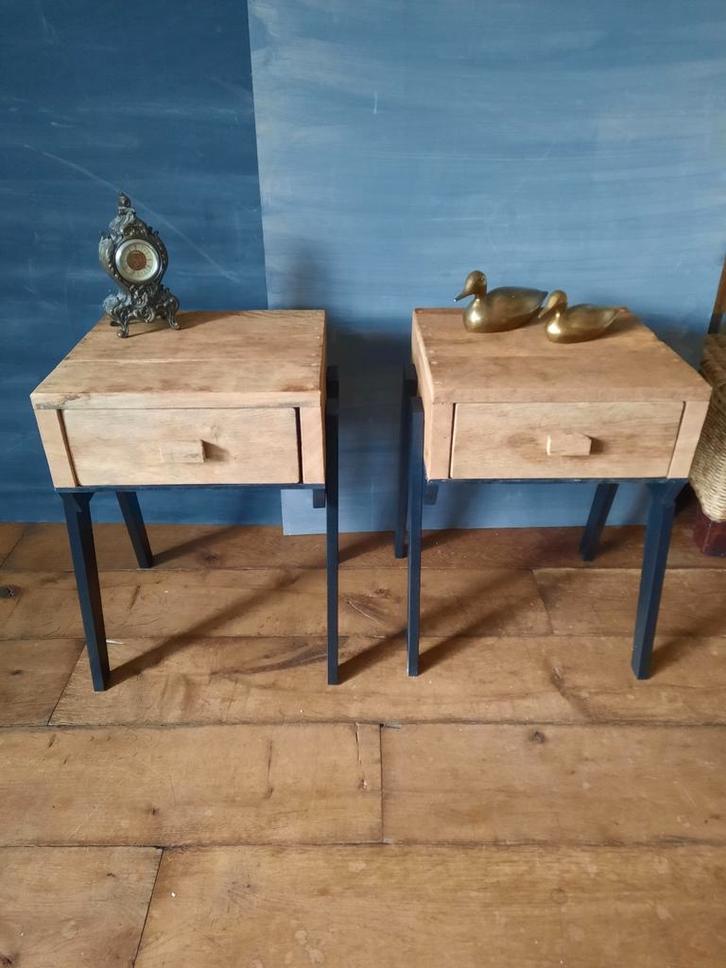 Robuuste nachtkastjes., Huis en Inrichting, Slaapkamer | Nachtkastjes, Nieuw, Minder dan 45 cm, Ophalen of Verzenden