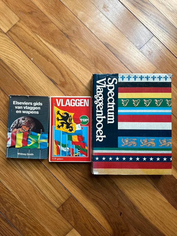 3 boeken over vlaggen ideaal voor liefhebbers en verzamelaar, Diversen, Vlaggen en Wimpels, Zo goed als nieuw, Ophalen of Verzenden