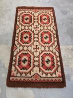 Vintage tapijt - 135cm x 70cm, Info@cubran.nl, 50 tot 100 cm, Handelsonderneming Cubran, Misterstraat 6A