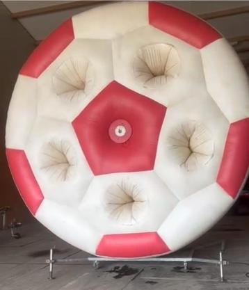 Mega groot Voetbalrad of balrad met diverse snelheden huren  beschikbaar voor biedingen