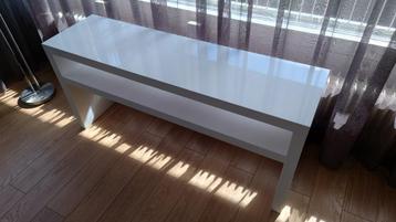 Ikea side table beschikbaar voor biedingen