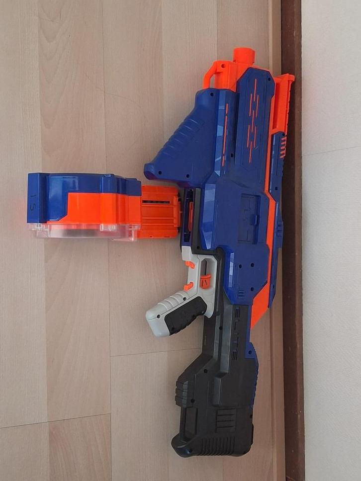 Nerf gun electrisch blauw, Kinderen en Baby's, Speelgoed | Buiten | Actiespeelgoed, Zo goed als nieuw, Ophalen