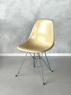 Eames DSR Eiffel eetkamerstoel Herman Miller vintage stoel, Huis en Inrichting, Stoelen, Ophalen, Gebruikt, Herman Miller, Bruin