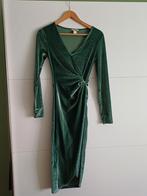 Groene Velvet Jurk H&M Maat 34/36, H&M, Ophalen of Verzenden, Zo goed als nieuw, Knielengte