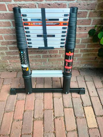 Telescoop ladder  beschikbaar voor biedingen