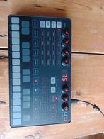 Analoge synthesizer IK UNO synth, Muziek en Instrumenten, Synthesizers, Ophalen of Verzenden, Zo goed als nieuw, Overige aantallen