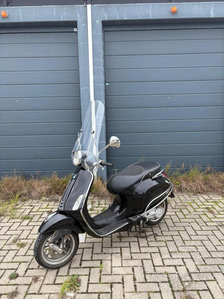Vespa Primavera, Fietsen en Brommers, Scooters | Vespa, Zo goed als nieuw, Overige modellen, Benzine, Ophalen