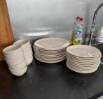 Creme kleurige eetborden en kleine schaaltjes, Ophalen, Gebruikt, Overige stijlen, Bord(en)