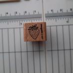 Stempel cats on appletrees aardbei, Hobby en Vrije tijd, Stempelen, Ophalen of Verzenden, Zo goed als nieuw