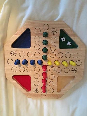 Mens erger je niet Spel Hout beschikbaar voor biedingen