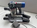 Dyson V8 Stofzuiger met Accu (op) en Lader, Witgoed en Apparatuur, Stofzuigers, Gebruikt, Stofzuiger, Ophalen of Verzenden, Minder dan 1200 watt