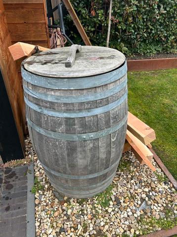 Eikenhouten Vat (niet waterdicht) beschikbaar voor biedingen