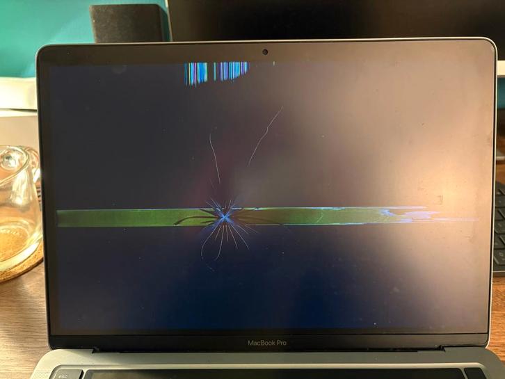 Macbook Pro M1 Touchbar 13" 8GB 256gb Opslag - Kapot Scherm, Computers en Software, Apple Macbooks, Niet werkend, MacBook Pro