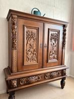 Antieke eikenhouten kast met houtsnijwerk, Antiek en Kunst, Antiek | Meubels | Kasten, Ophalen