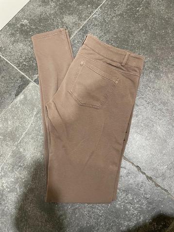 Broek Benetton maat 40 beschikbaar voor biedingen