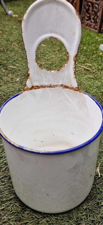 Grote geëmailleerde keukengereihouder (brocante) beschikbaar voor biedingen