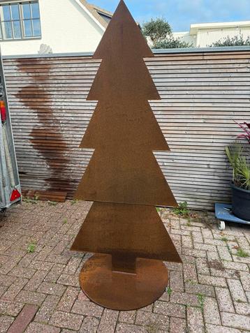 Cortenstaal kerstboom beschikbaar voor biedingen