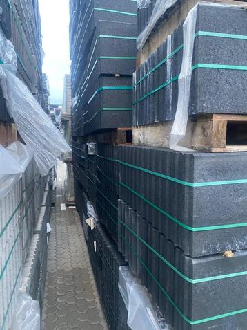 Opsluitbanden beton Bijna gratis 6/5x15/20/30x100 beschikbaar voor biedingen