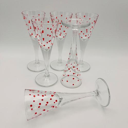 18 Vintage borrelglaasjes met rode stippen Ikea Svalka, Verzamelen, Glas en Borrelglaasjes, Zo goed als nieuw, Borrel- of Shotglas