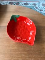Aardbei schaal, Huis en Inrichting, Woonaccessoires | Schalen en Manden, Porselein of Keramiek, Schaal, Nieuw, Ophalen of Verzenden
