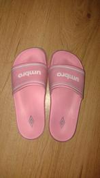 Roze umbro badslippers, Kleding | Dames, Schoenen, Gedragen, Slippers, Ophalen of Verzenden, Umbro