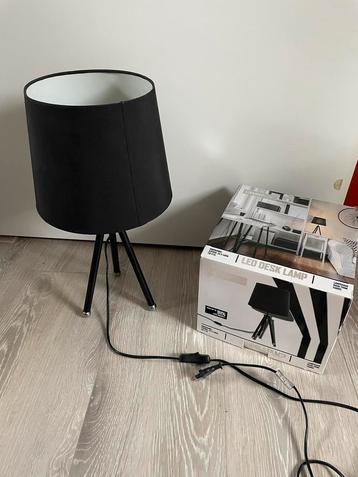 Led Tafel Lamp 25x49cm beschikbaar voor biedingen