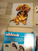 Ministeck met 3 voorbeelden teckel en dolfijn en paard, Ophalen of Verzenden, Gebruikt