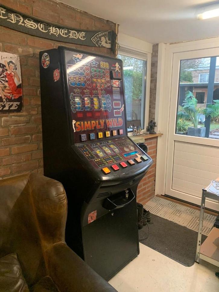 Simply Wild, Verzamelen, Automaten | Gokkasten en Fruitautomaten, Zo goed als nieuw, Euro, Met sleutels, Ophalen