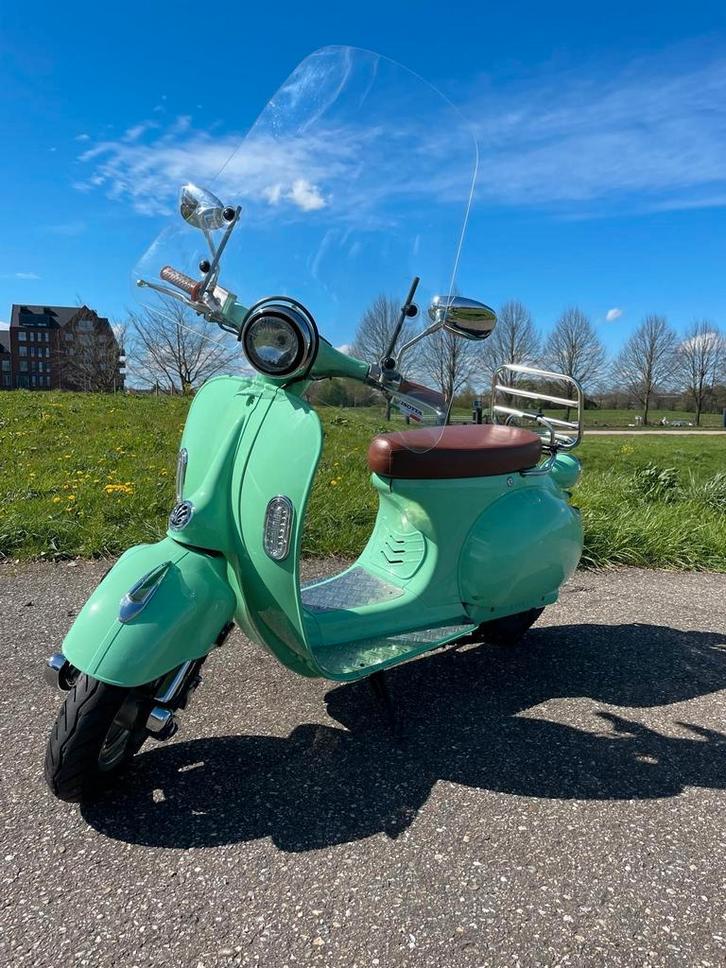 Electrische scooter Emco Nova 2019-4000km en NIEUWE ACCU!, Fietsen en Brommers, Scooters | Overige merken, Gebruikt, Elektrisch