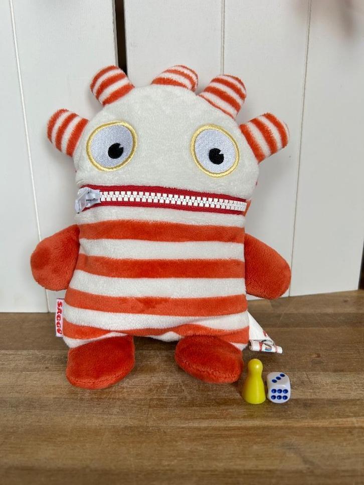 Zorgenvriendje Saggo Knuffel 25 cm, Kinderen en Baby's, Speelgoed | Knuffels en Pluche, Zo goed als nieuw, Overige typen, Ophalen of Verzenden