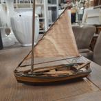 Houten miniatuur Roeiboot met zeil, Ophalen of Verzenden