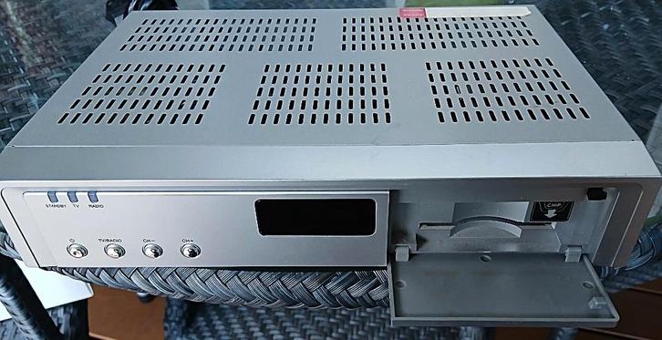 drie digitale TV decoders, Audio, Tv en Foto, Decoders en Harddiskrecorders, Gebruikt, Decoder, Ophalen of Verzenden