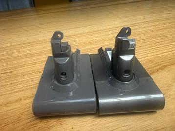 2 Defecte Dyson V6 Accu's - Voor Onderdelen beschikbaar voor biedingen