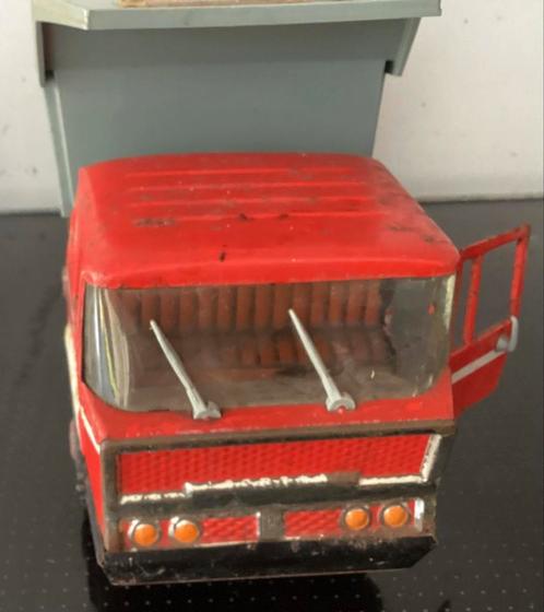 Oude blikken frictie vrachtauto,33 cm,ruitenwissers werken, Antiek en Kunst, Antiek | Speelgoed, Ophalen