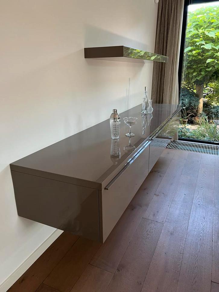 Capellini Dressoir - Zwevend Design. Made in Italy, Huis en Inrichting, Kasten | Dressoirs, Zo goed als nieuw, 200 cm of meer
