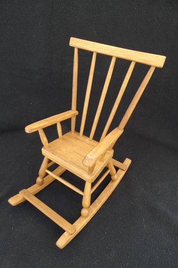 2 Schommelstoeltjes voor poppen massief Eiken handgemaakt beschikbaar voor biedingen