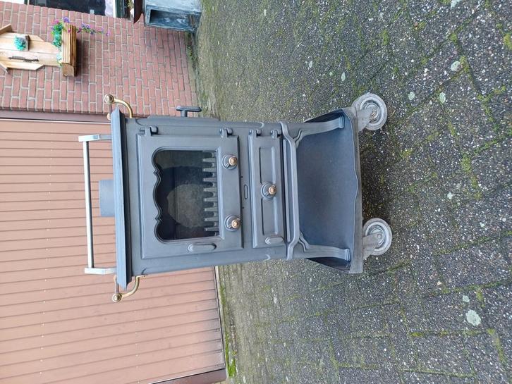 Laxevaags Trianon 8 Kw Houtkachel, Huis en Inrichting, Kachels, Zo goed als nieuw, Houtkachel, Hout, Ophalen