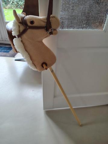 Leuk Stokpaard voor Uren Speelplezier! beschikbaar voor biedingen