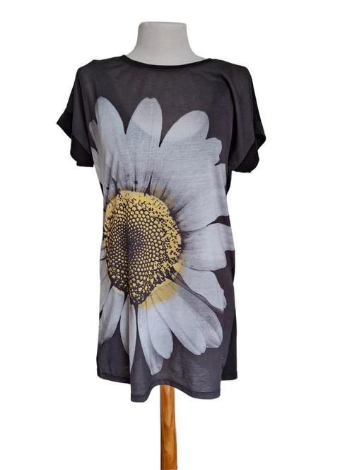 Gaaf oversized shirt met bloem draagmaat L/XL., Kleding | Dames, T-shirts, Zo goed als nieuw, Maat 46/48 (XL) of groter, Grijs