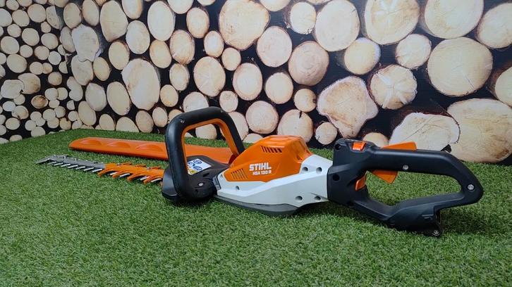 ZEER NETTE Stihl HSA 130 R Accu Heggenschaar - BODY, Tuin en Terras, Heggenscharen, Zo goed als nieuw, Accu, Ophalen of Verzenden