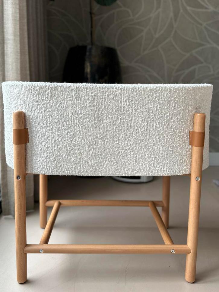 Kave Home Adara Mozes Ledikant - Zo Goed Als Nieuw!, Kinderen en Baby's, Babywiegjes en Ledikanten, Zo goed als nieuw, Ledikant