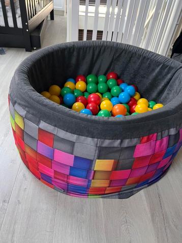 Ballenbak - multicolor incl ballen beschikbaar voor biedingen