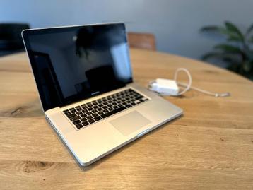 Macbook Pro 15 inch 2011 | 2.2 i7, 1TB Hybrid, AMD 1GB Grafi beschikbaar voor biedingen
